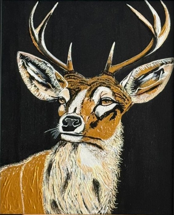 Peinture d'un cerf aux bois majestueux sur un fond noir.